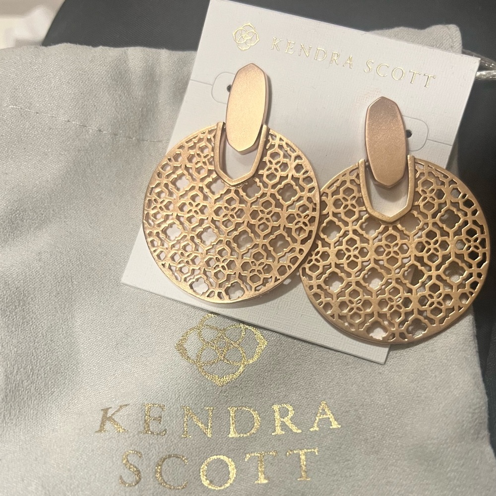 Rose Gold Kendra Scott Earrings